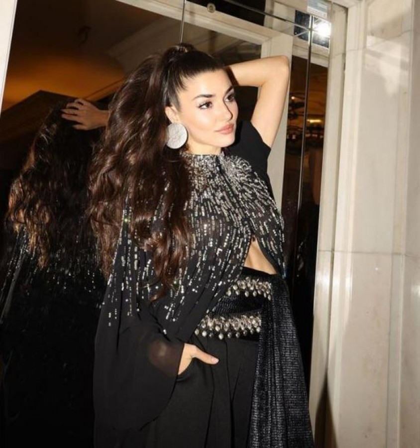 Hande Erçel'in Suudi Arabistan tarzı olay oldu