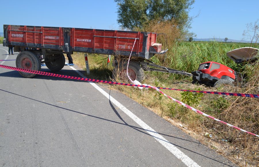 bursa mustafakemalpasa da traktorle motosiklet carpisti 1 olu 1 yarali bursatv