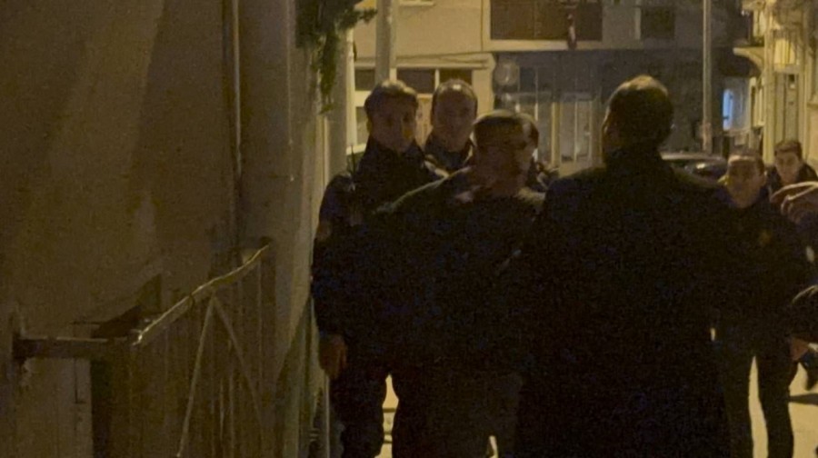 Bursa'da 25 yıl önceki eşini özledi, ekipler 1 saat dil döktü
