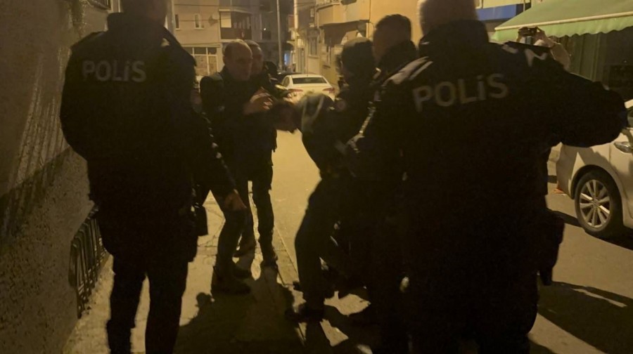 Bursa'da 25 yıl önceki eşini özledi, ekipler 1 saat dil döktü