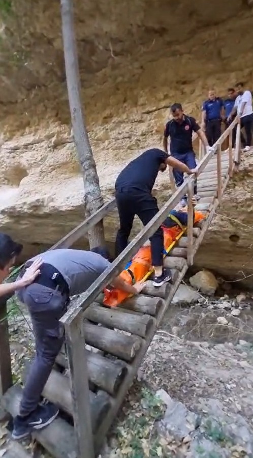 Bursa eski İl Sağlık Müdürü Dr. Serdar tarihi kalenin dehlizine düştü!