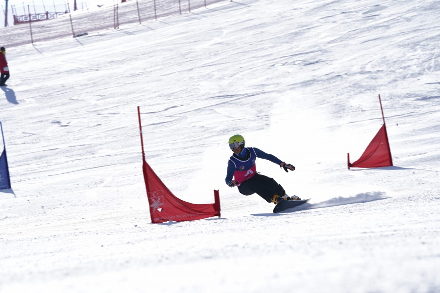 Snowboard'da ilk madalyalar sahiplerini buldu