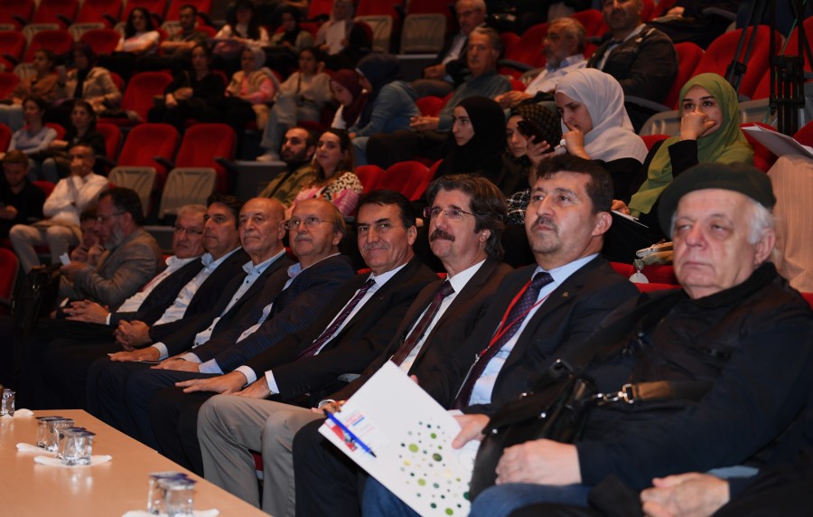 Bursa'da Necip Fazıl Kısakürek'in hayatı ve eserleri konuşuldu