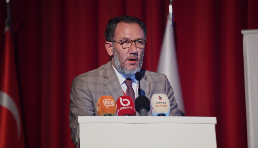 Bursa'da Necip Fazıl Kısakürek'in hayatı ve eserleri konuşuldu