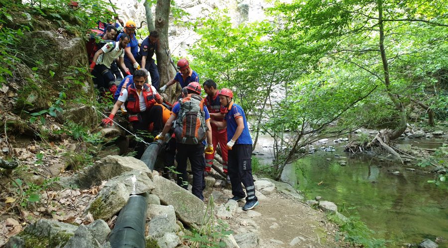 Bursa'da bir Åelalede selfie çekerken yaklaÅık 10 metre yükseklikten düÅen genç hayatını kaybetti. ile ilgili görsel sonucu