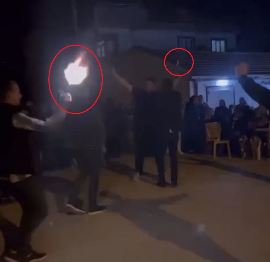 Magandalar asker eğlencesinde yine sahneye çıktı!