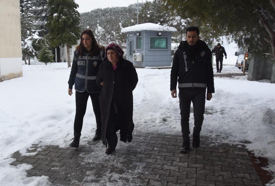 Polis, yılbaşı gecesi işlenen çifte cinayeti 8 saatte çözdü Polis, yılbaşı gecesi işlenen çifte cinayeti 8 saatte çözdü - Güncel