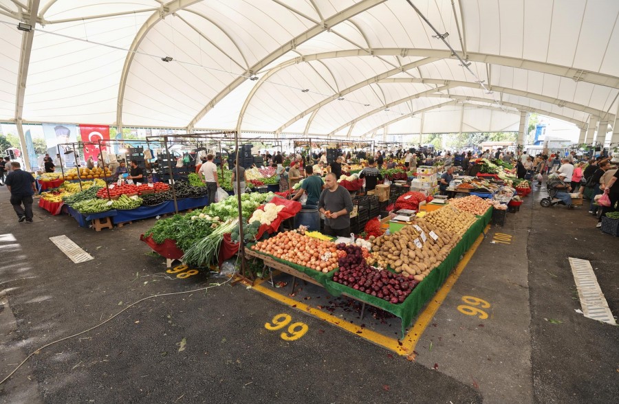 Altınşehir’de modern kapalı pazar alanı açıldı