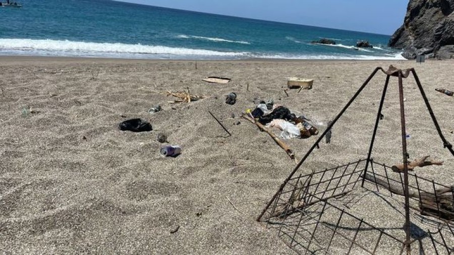Antalya'da caretta caretta yuvası üstünde yakılan mangal çevrecileri ayaklandırdı