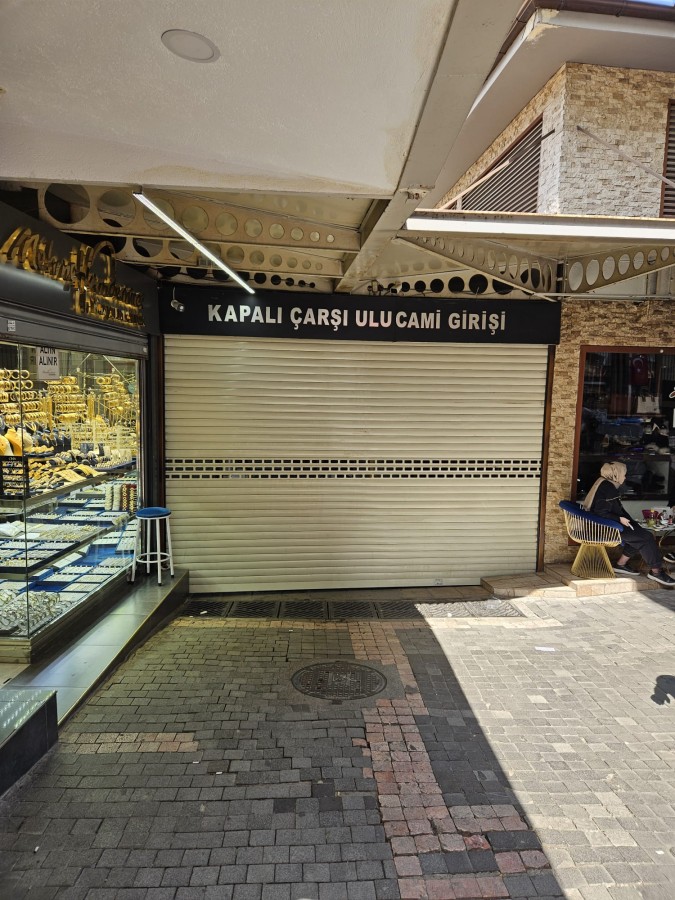 Bursa'da bayram günü Kapalı Çarşı'nın kapalı olması vatandaşı kızdırdı ...