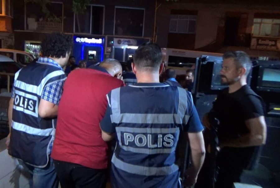 Bursa�da bacadan halatla indiler, çelik kasayı böyle patlattılar