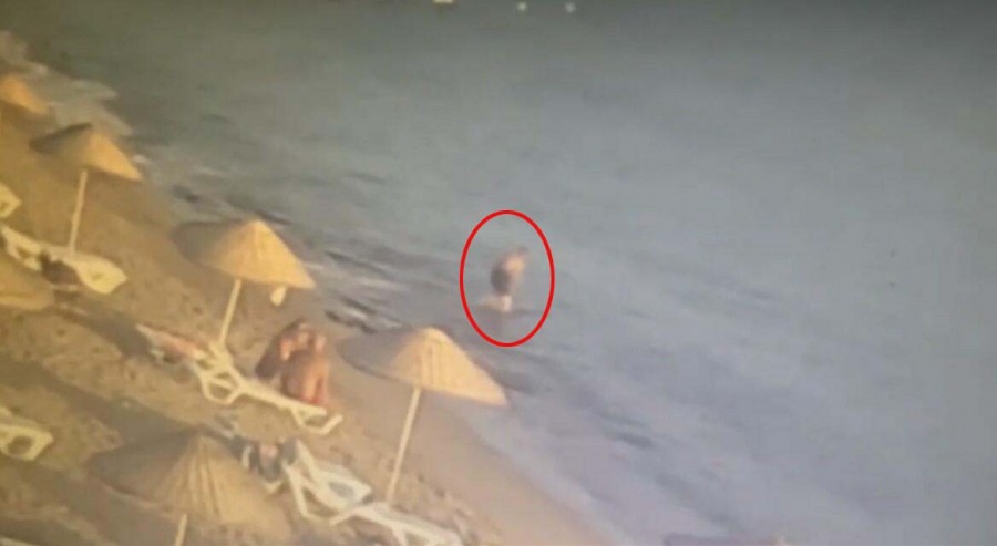 Muğla'da denizde fenalaşan kişi müdahalelere rağmen kurtarılamadı