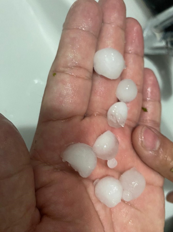 Bursa'da sağanak yağış ve dolu, hayatı olumsuz etkiledi