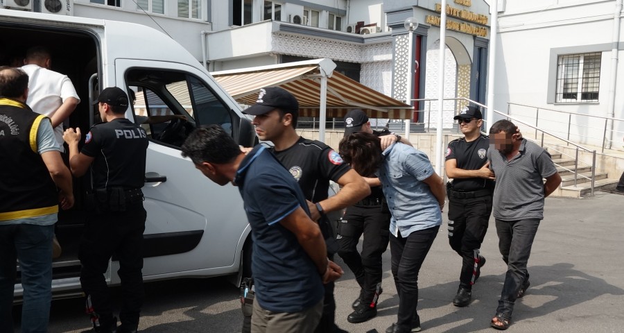 Bursa'da avukatın metreli savunması davayı değiştirdi!