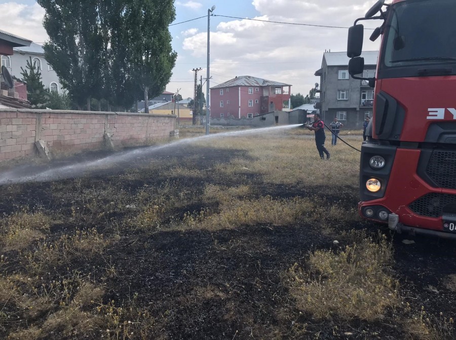 Ağrı'da 5 ayrı noktada yangın çıktı!