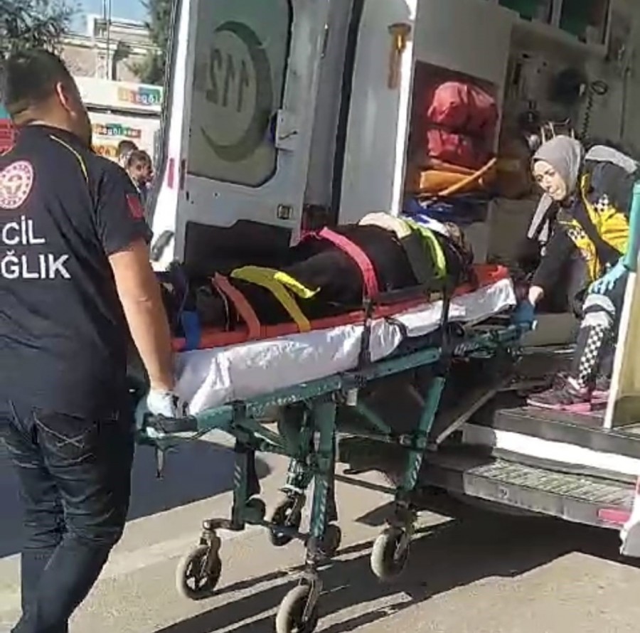 Bursa'da yaralı eşinin elini hiç bırakmadı