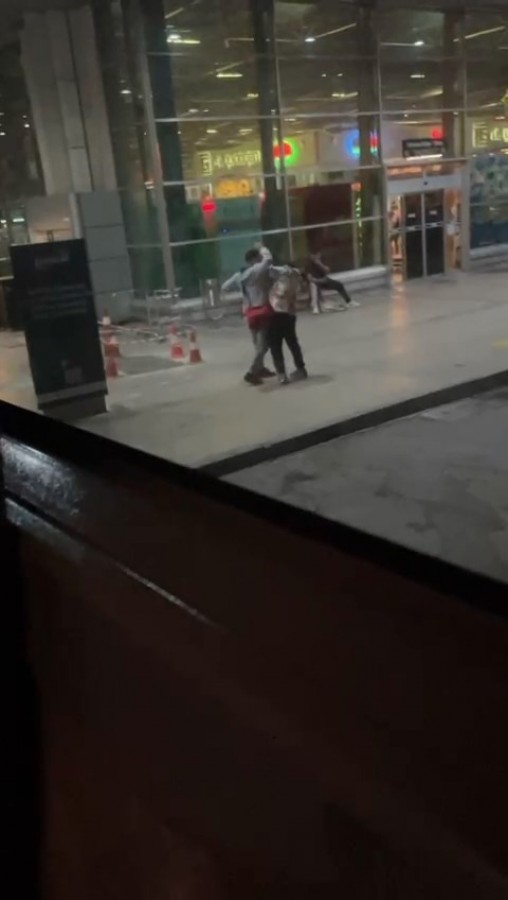 Bursa'da 'telefonumu çaldın' iddiasıyla kavgaya tutuştular