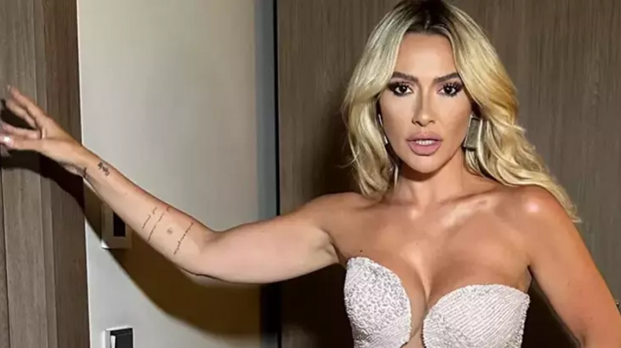 Hadise: Ben politikacı değilim
