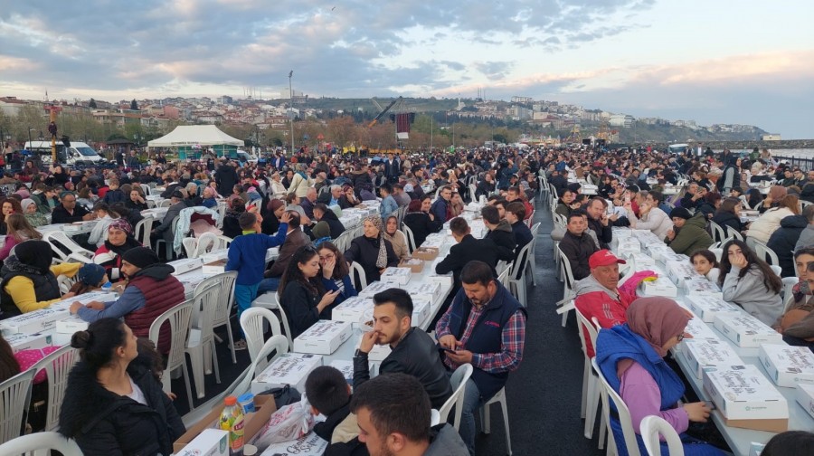 Tekirdağ'da 10 bin kişilik dev iftar sofrası - Bursada Bugün - Bursa bursa  haber bursa haberi bursa haberleri Bursa