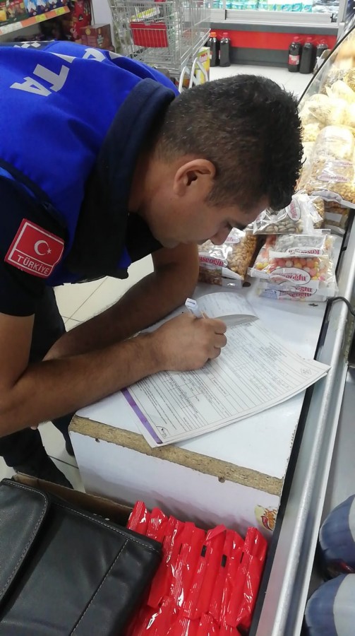 Bursa'da Gürsu zabıtası 280 ürüne el koydu
