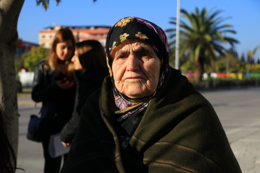 Yaşlı Bayana Tecavüz Edenler