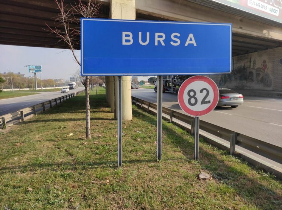 Bursa'da şehir Tabelalarında Yenilendi! Nüfus Ve Rakım Gitti, Adları ...