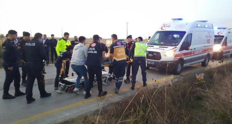 Edirne'de 'dur' ihtarına uymadı 2 polis yaralandı