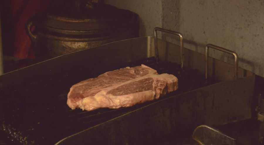Bursa'da yetiştirilen sığırın 'kobe' adı verilen eti, kilosu 1000