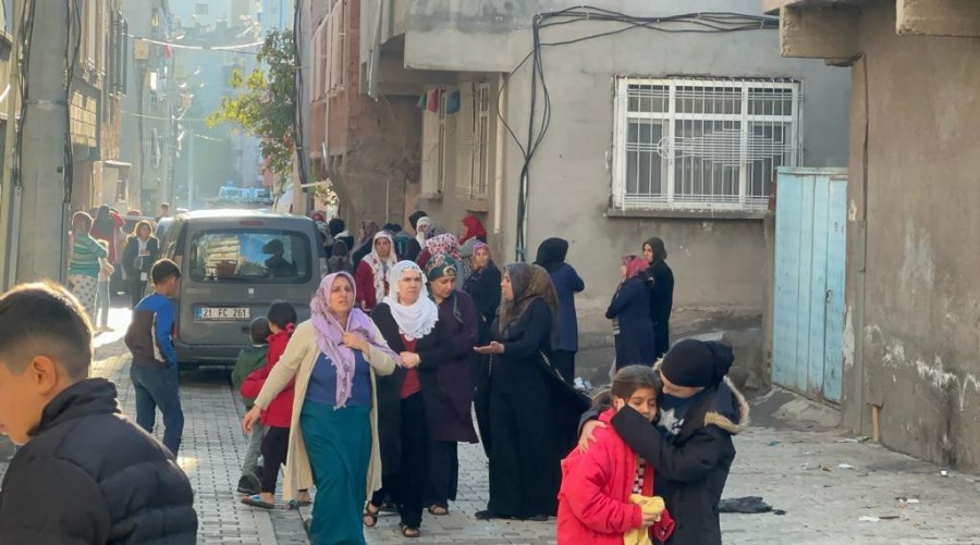 Diyarbakır'da kız çocuğu silahla vuruldu