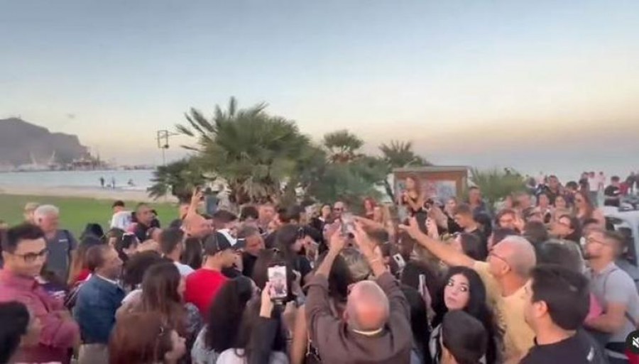 Can Yaman'dan sert açıklama