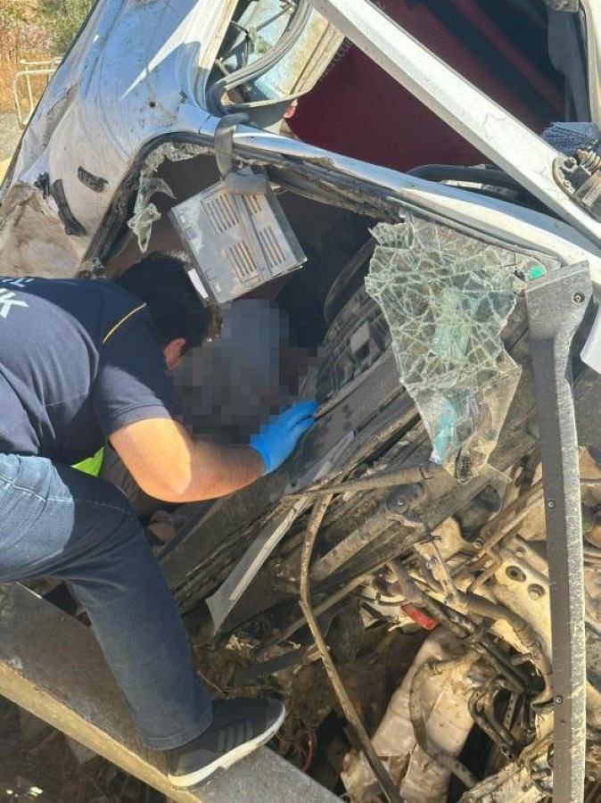 Bursa'da iki beton mikseri kafa kafaya çarpıştı! 1 ölü, 1 ağır yaralı