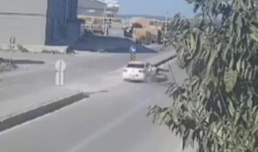 Bursa'da feci kaza! Otomobil bisiklete çarptı: 1 yaralı