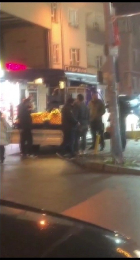 Bursa'da pazarcıların yer kavgası!