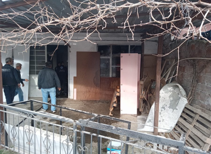 Bursa�da mobilya atölyesi yandı! Bursa Haberleri Bölge