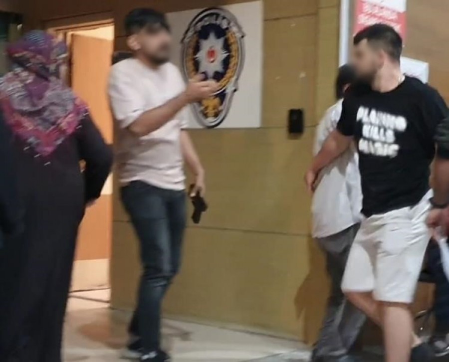 Bursa'da hastanede kavga! İki arkadaş birbirine girdi