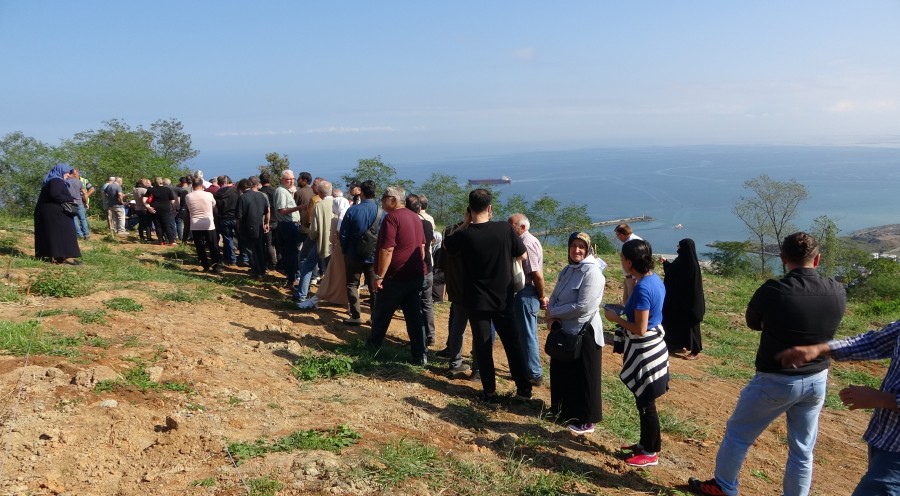 Böylesi ancak fıkralarda olur! Manzaralı mezar kavgası