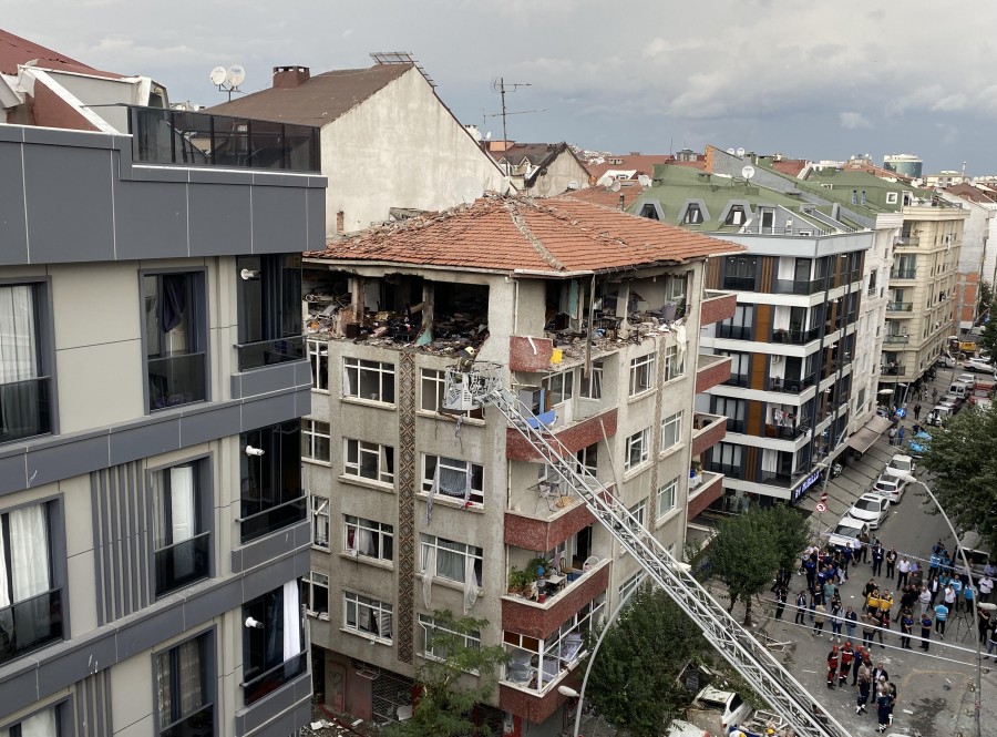 İstanbul'daki doğalgaz patlamasında can kaybı 3'e yükseldi