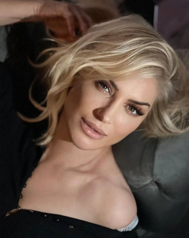 Songül Karlı tatile devam ediyor