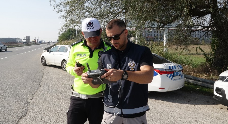 Bursa'da dron destekli trafik uygulaması! 26 sürücüye para cezası