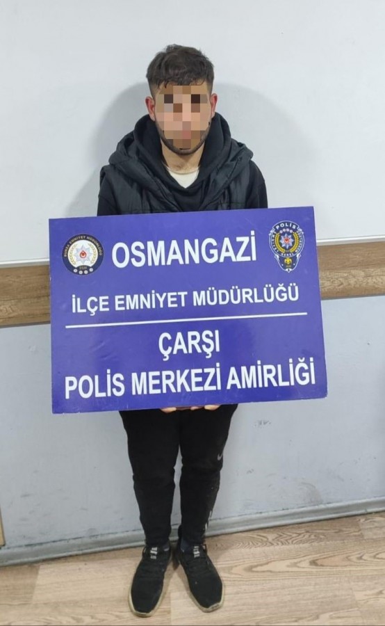 Bursa'da 17 yaşındaki şüpheli kurşun levhaları çalmak isterken yakalandı