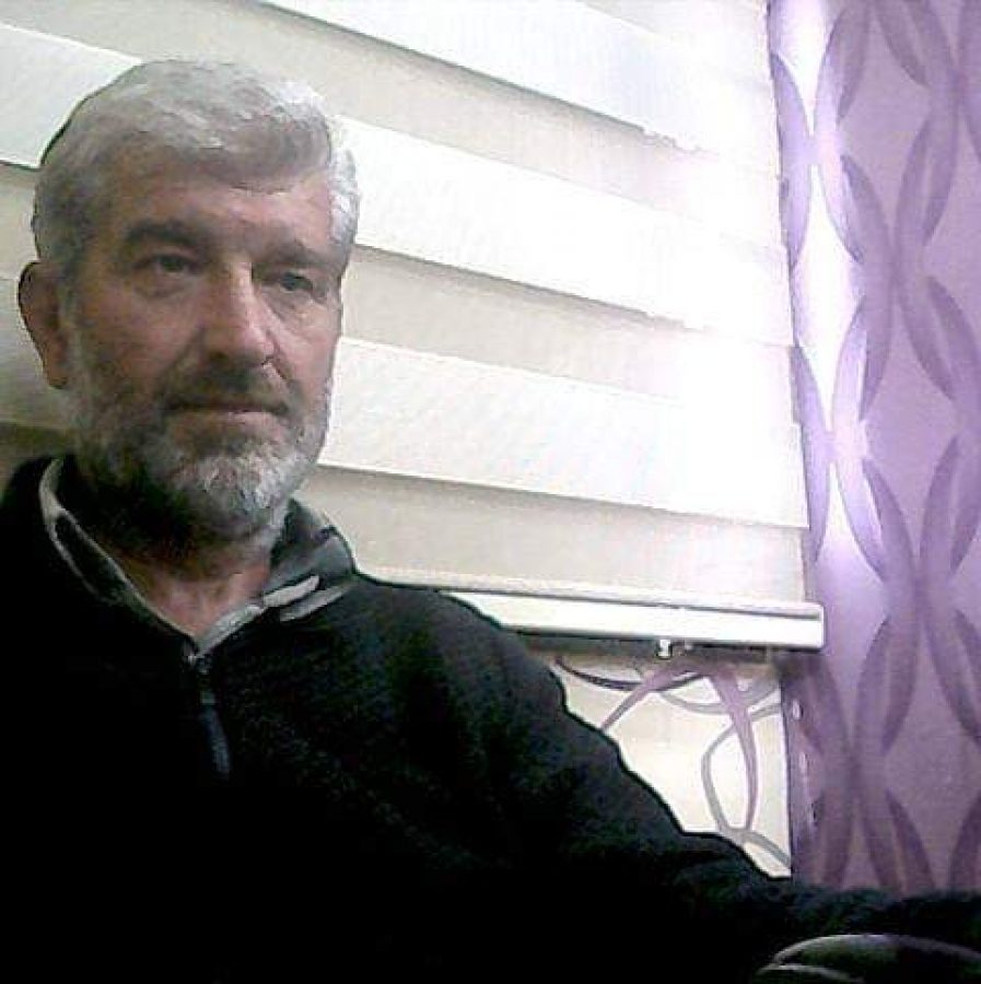 Bursa�da hasmını halı sahada antrenman yapan çocukların gözü önünde