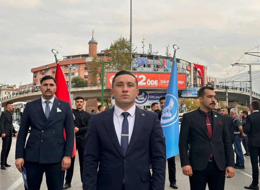 Bursa'da Çarşamba Mahallesi kırmızı beyaza büründü