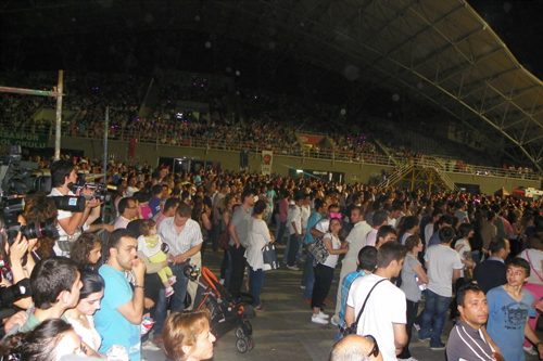 Ricky Martin Bursa'yı uçurdu