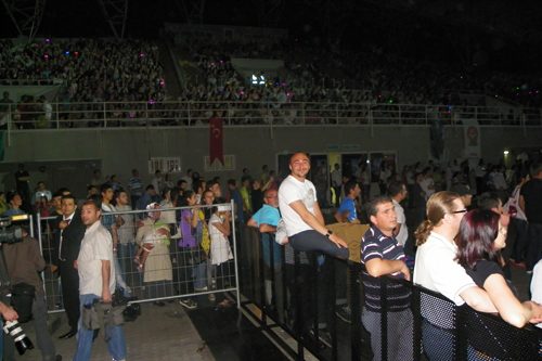 Ricky Martin Bursa'yı uçurdu