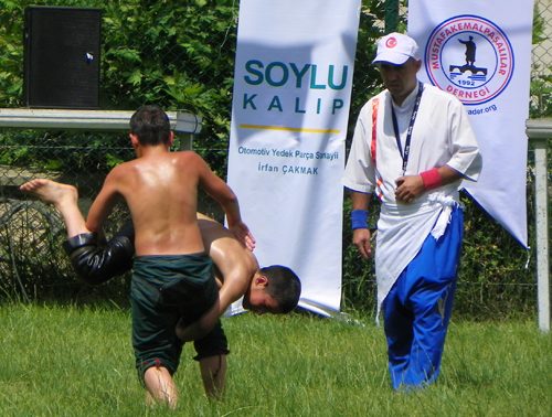 Pehlivanlar Çalı'da çıktı meydane