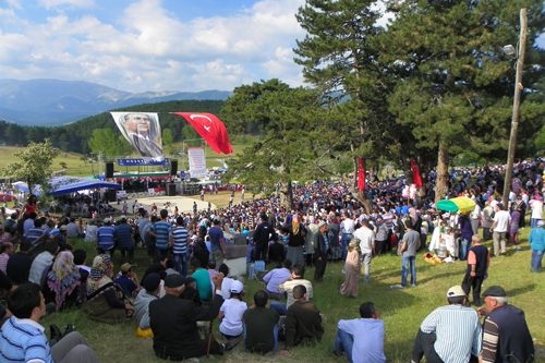 Burcu Güneş Bursa'yı coşturdu
