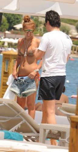 Demet Akalın'ın tatil keyfi