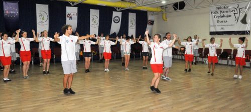 Dançı kızlar Bursa dönerine bayıldı