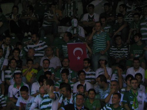 Tribünlerden taraftar manzaraları