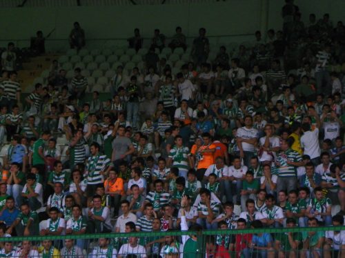 Tribünlerden taraftar manzaraları